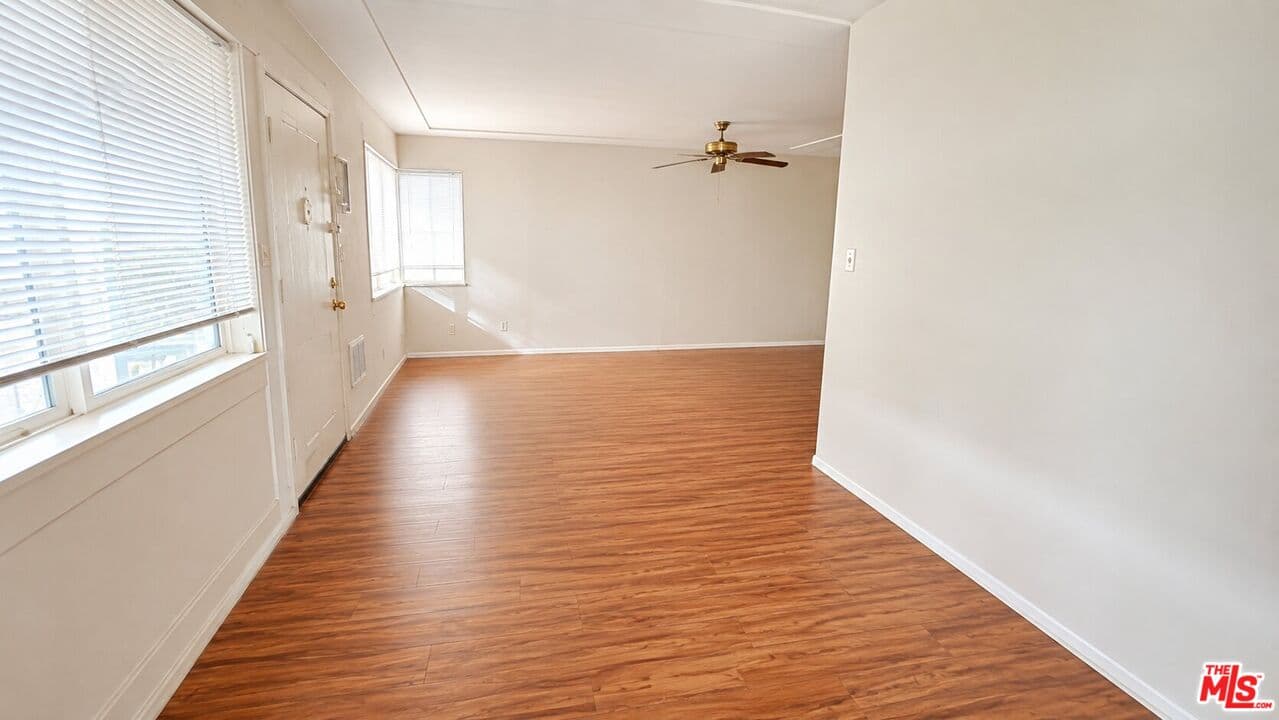 3 bd, 2 ba Townhouse in Culver City, CA — $4,300/mo — photo 2