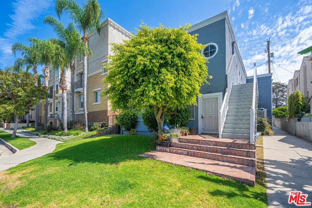 3 bd, 2 ba House in Los Angeles, CA — $3,995/mo — photo 2