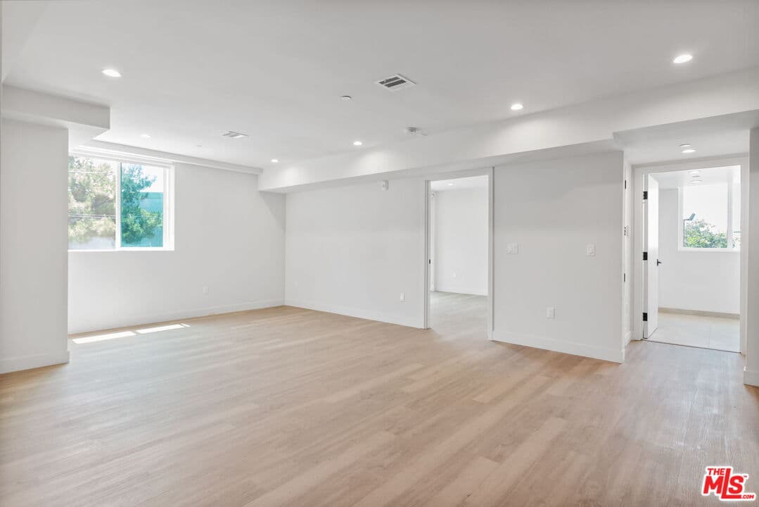 1 bd, 1 ba Apartment in Los Angeles, CA — $2,100/mo — photo 2