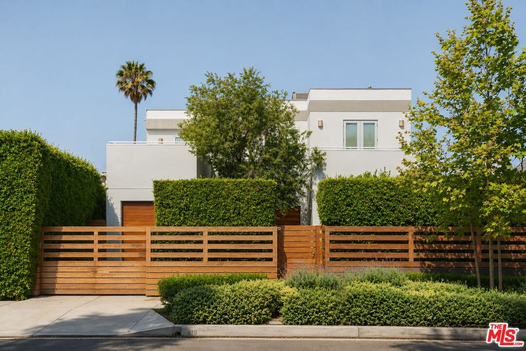 3 bd, 4 ba House in West Hollywood, CA — $23,000/mo — photo 2