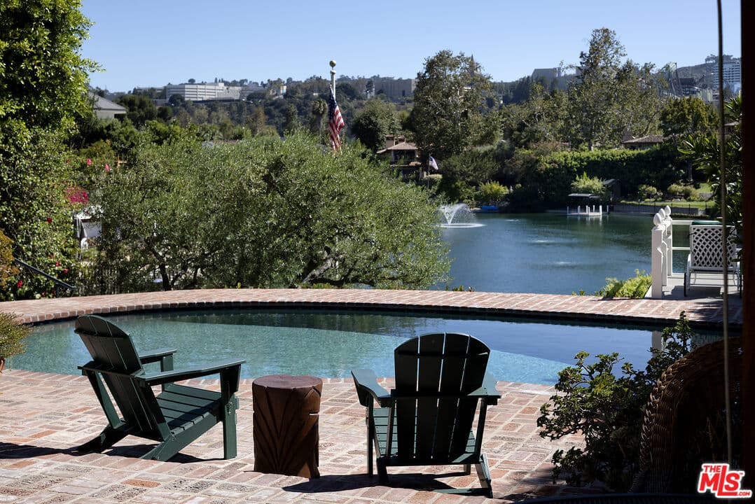 6 bd, 9 ba House in Toluca Lake, CA — $60,000/mo — photo 2