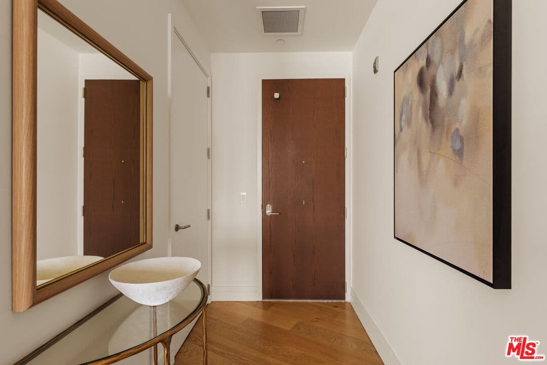 2 bd, 3 ba Condo in Los Angeles, CA — $23,500/mo — photo 2