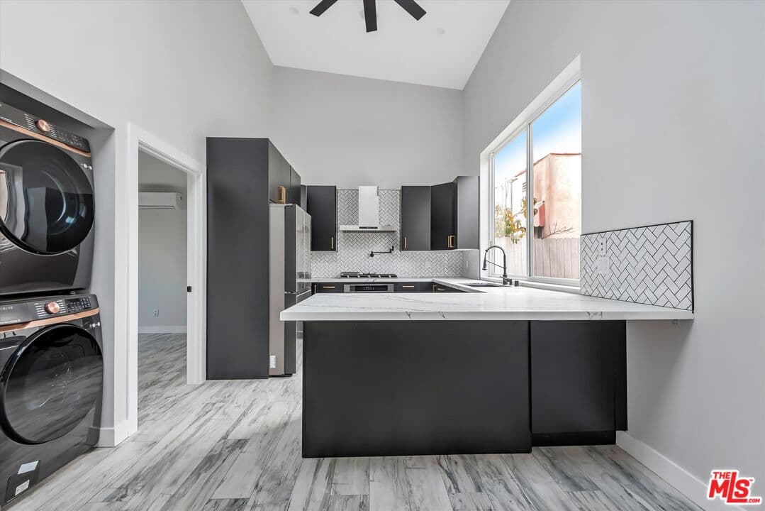 2 bd, 1 ba House in Los Angeles, CA — $4,300/mo — photo 2