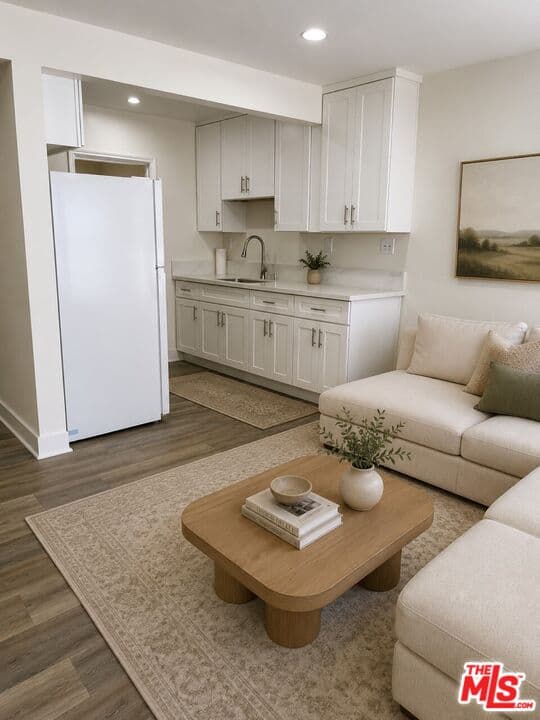 3 bd, 1 ba Townhouse in Los Angeles, CA — $2,985/mo — photo 2