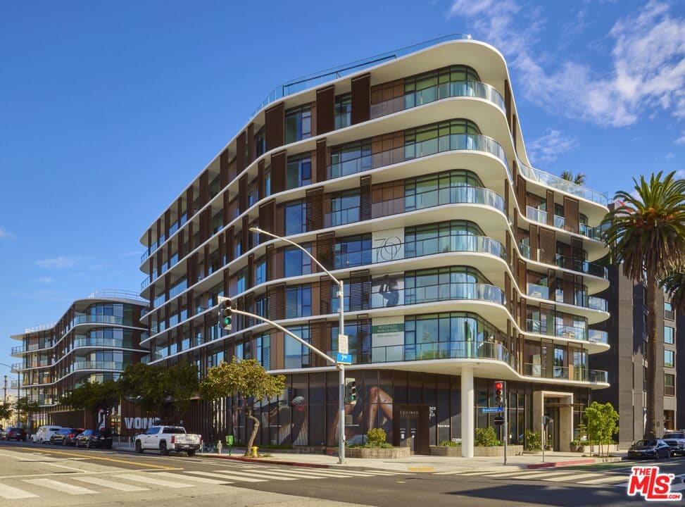 2BR Townhouse in Santa Monica β $8,465/mo