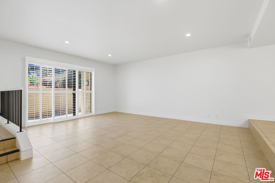 2 bd, 3 ba Townhouse in Los Angeles, CA — $8,200/mo — photo 2