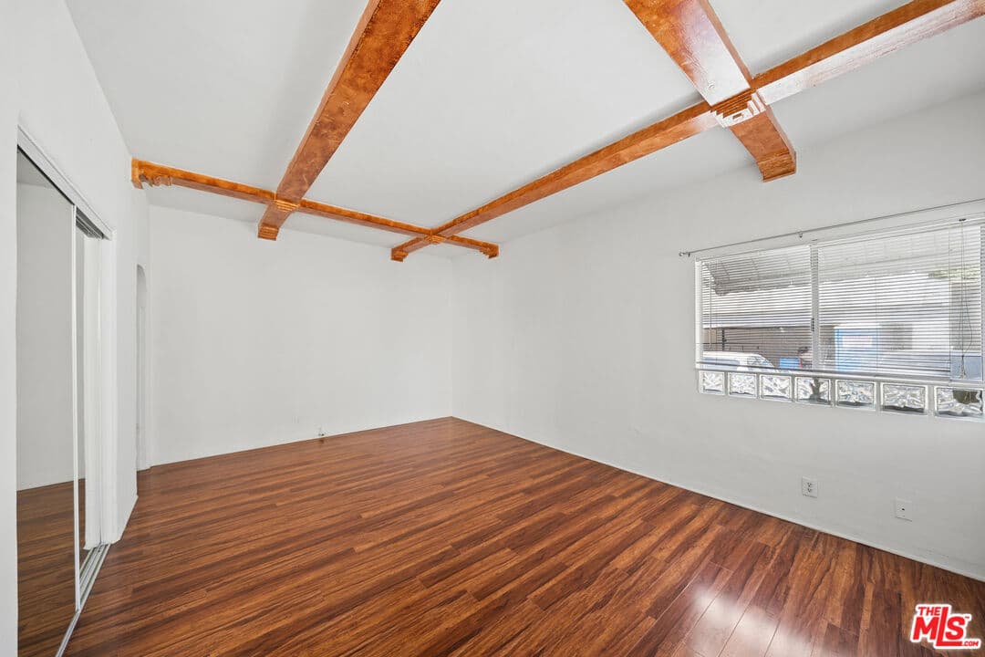 1 bd, 1 ba Apartment in Beverly Hills, CA — $2,395/mo — photo 2