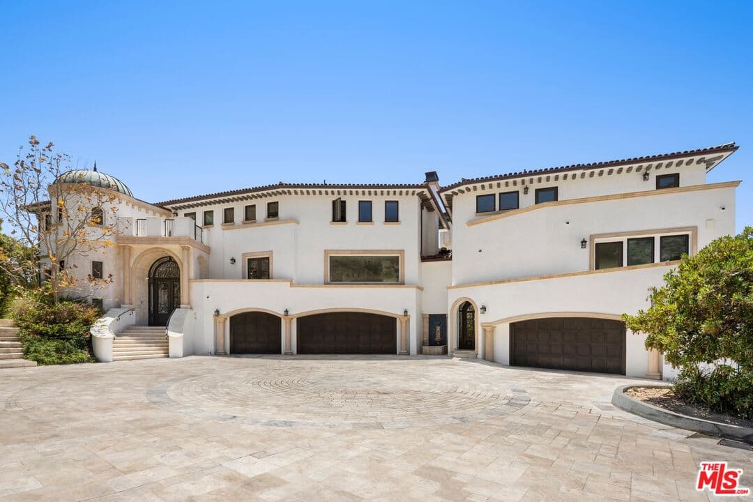 5 bd, 8 ba House in Malibu, CA — $55,000/mo — photo 2