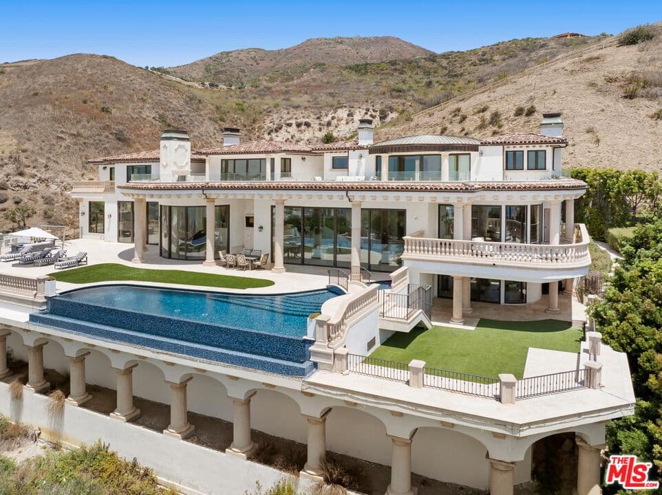 5 bd, 8 ba House in Malibu, CA — $55,000/mo — photo 1