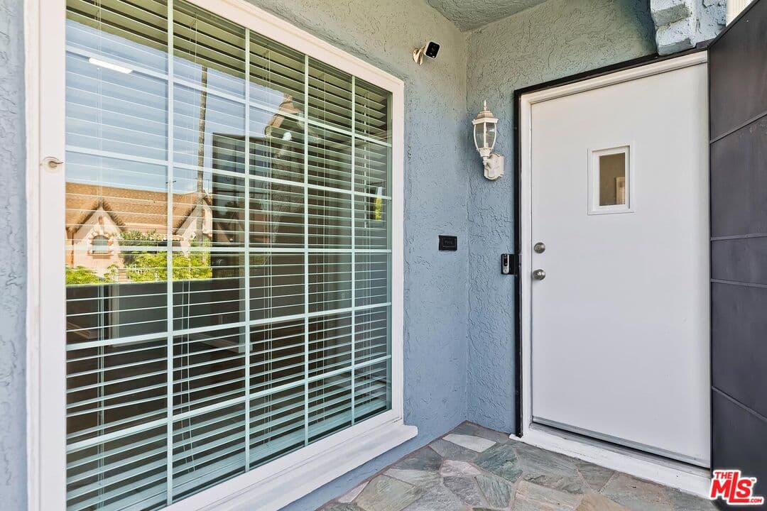 3 bd, 1 ba House in Los Angeles, CA — $3,300/mo — photo 2