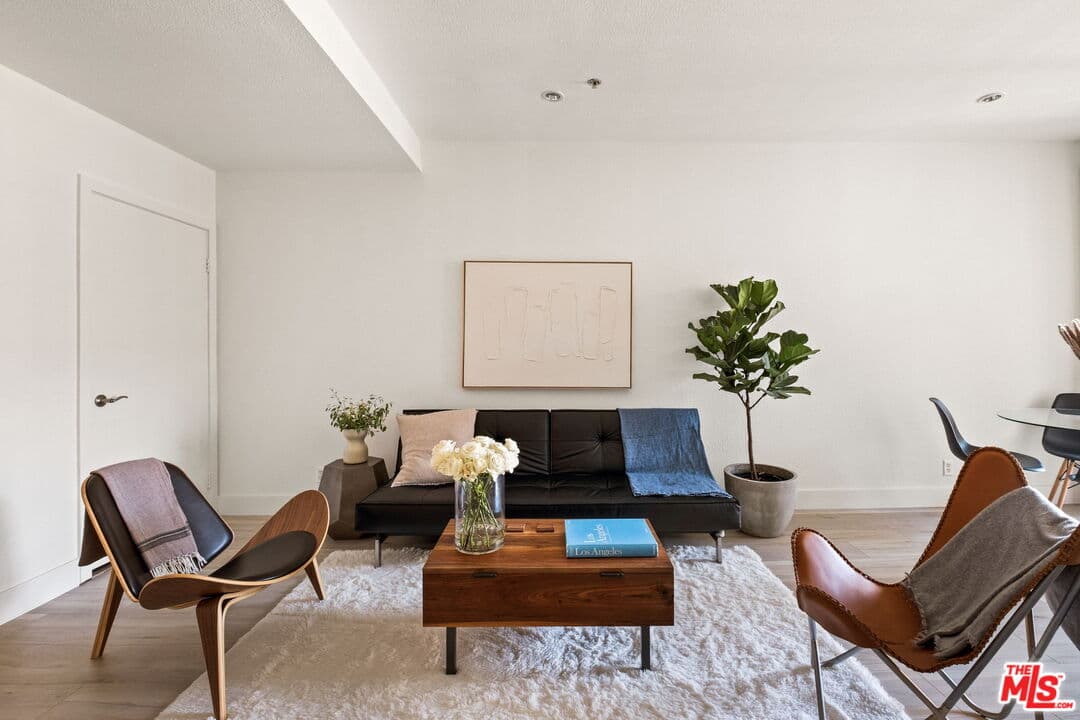 1 bd, 1 ba Condo in Los Angeles, CA — $3,500/mo — photo 2