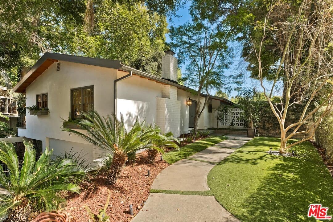 4 bd, 3 ba House in Los Angeles, CA — $8,995/mo — photo 2