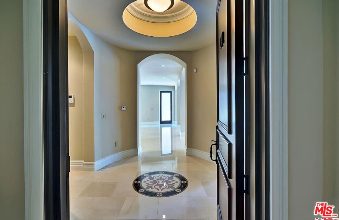 2 bd, 3 ba House in Los Angeles, CA — $6,900/mo — photo 2