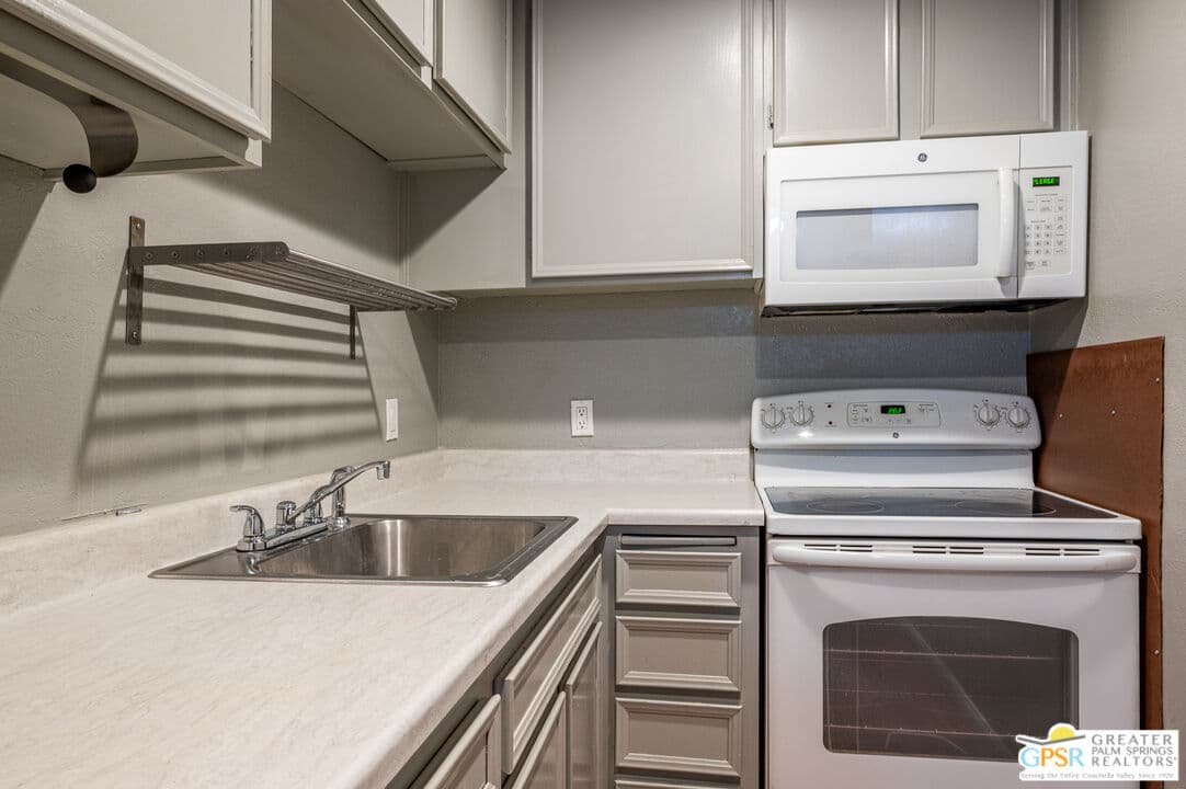 1 bd, 1 ba Condo in Palm Springs, CA — $1,500/mo — photo 2