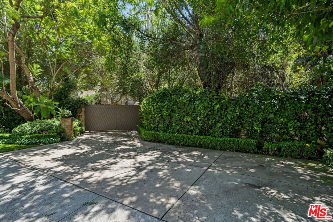 5 bd, 7 ba House in Los Angeles, CA — $30,000/mo — photo 2