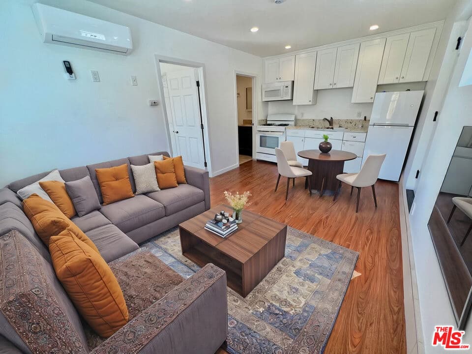 1 bd, 1 ba House in Los Angeles, CA — $1,895/mo — photo 1