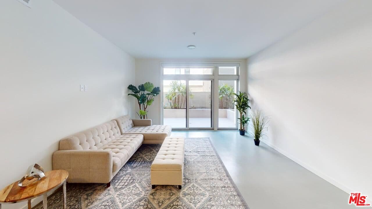 2 bd, 2 ba Apartment in Glendale, CA — $4,206/mo — photo 2