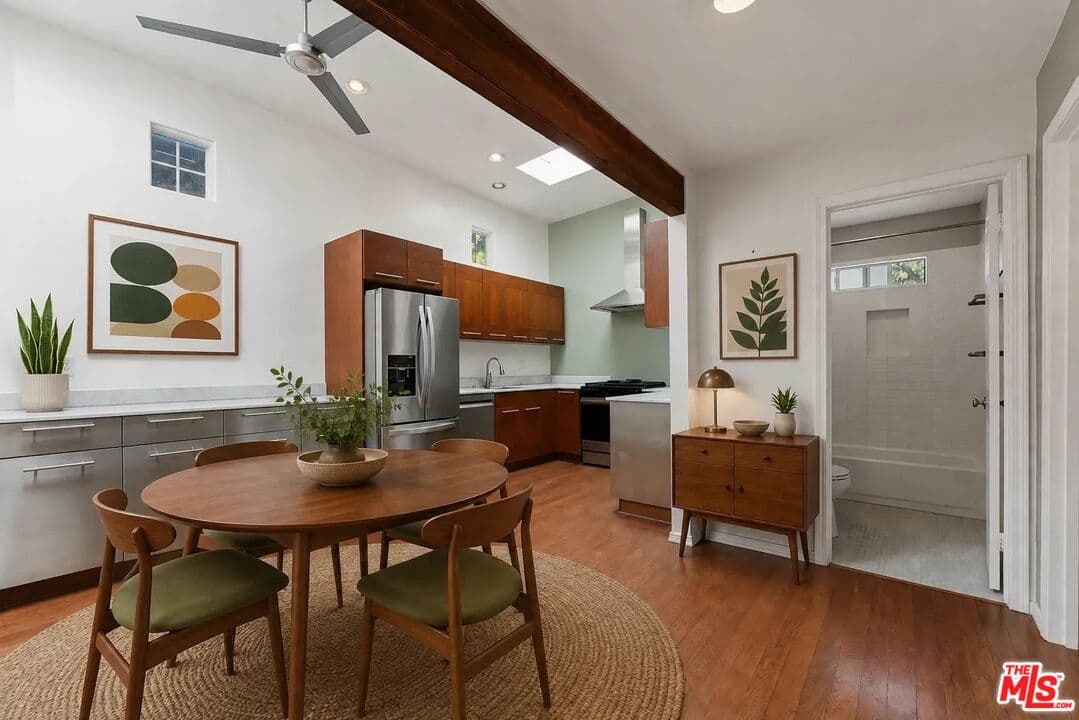 2 bd, 2 ba House in Los Angeles, CA — $4,200/mo — photo 2