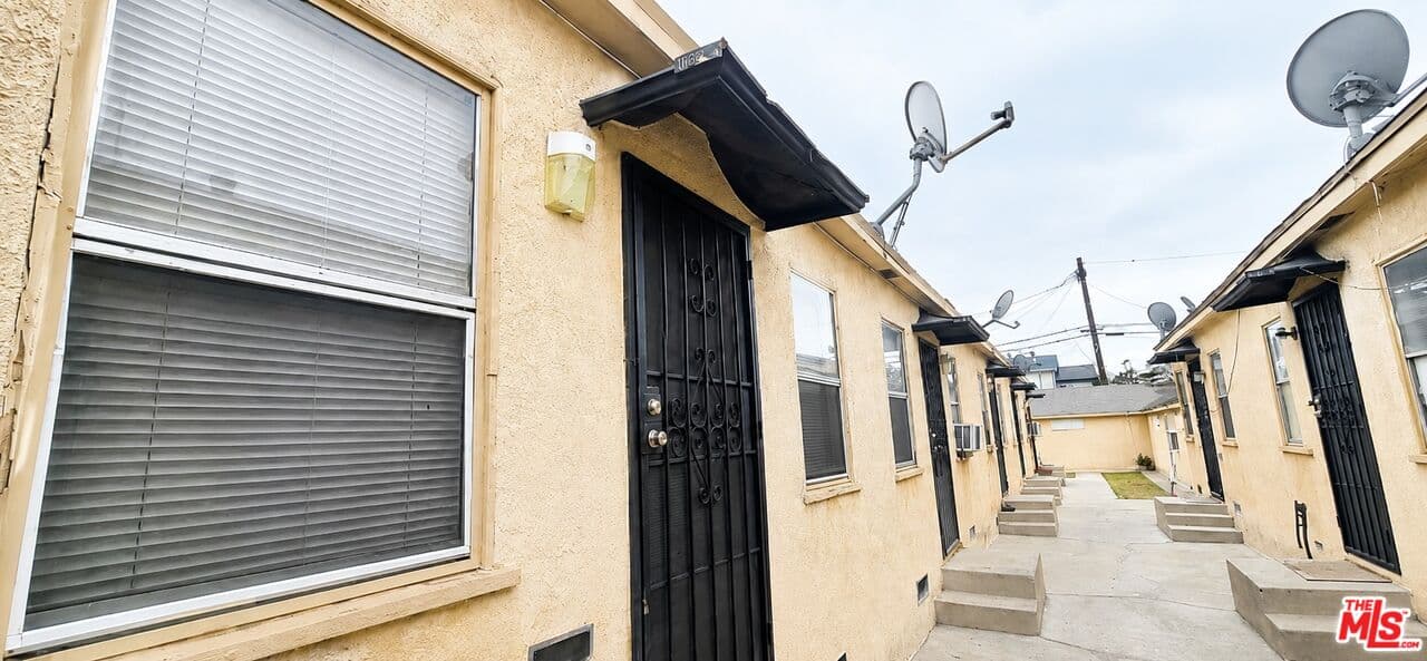 Studio, 1 ba Apartment in Los Angeles, CA — $1,400/mo — photo 1