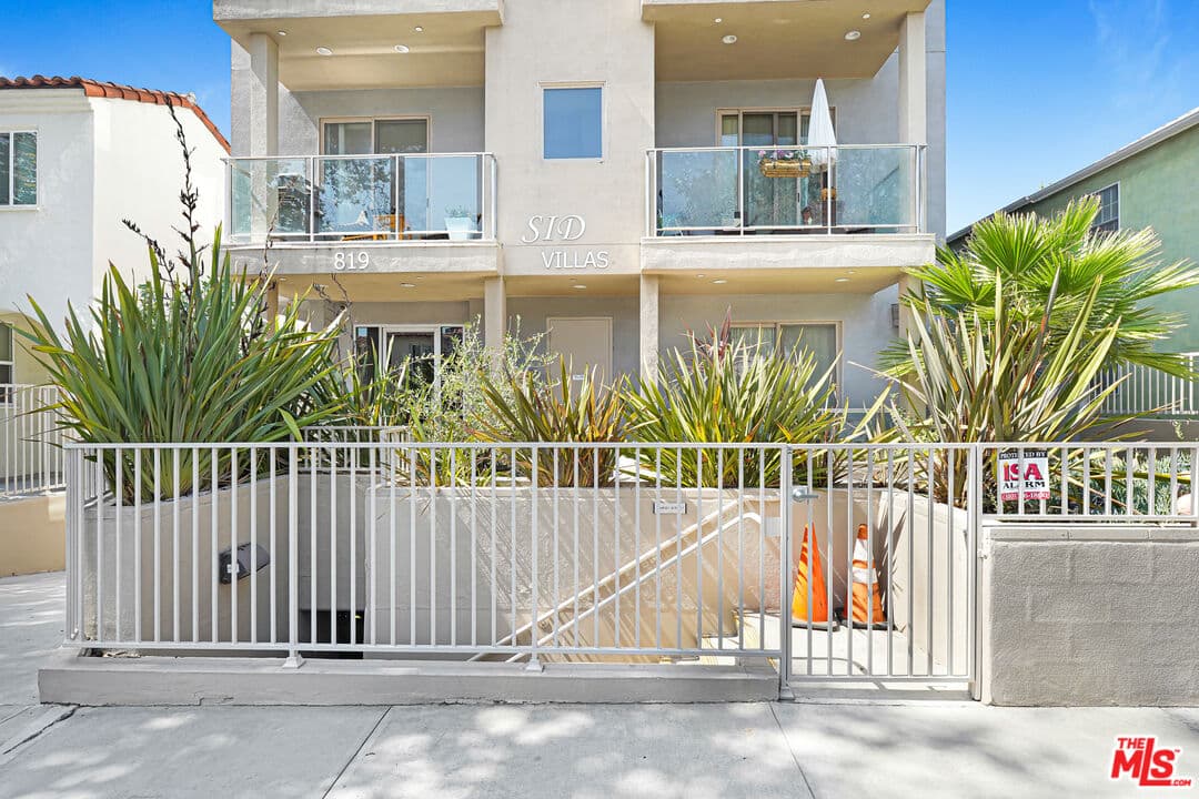 4 bd, 4 ba Condo in Los Angeles, CA — $8,700/mo — photo 2