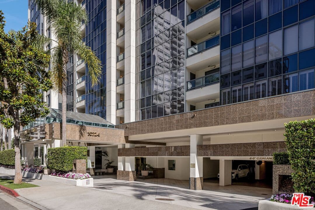 2BR Condo in Los Angeles β $8,900/mo