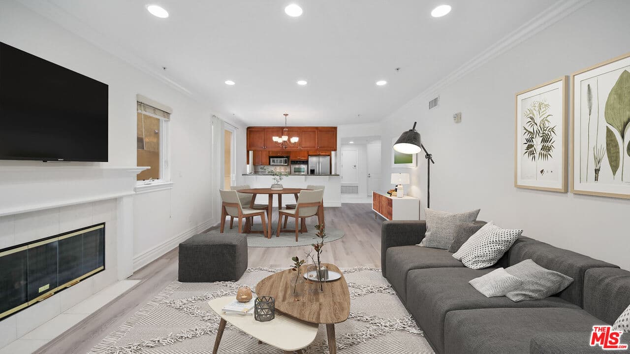 2 bd, 3 ba Apartment in Los Angeles, CA — $4,750/mo — photo 2