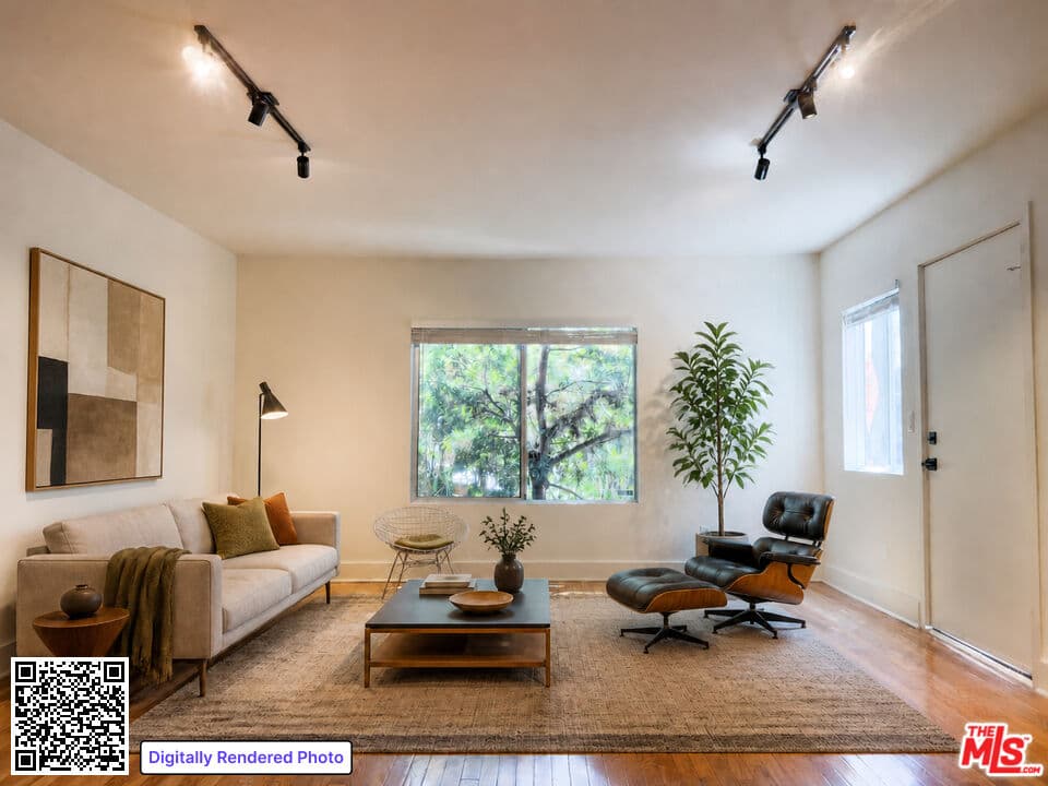 3 bd, 2 ba Apartment in Los Angeles, CA — $4,300/mo — photo 1