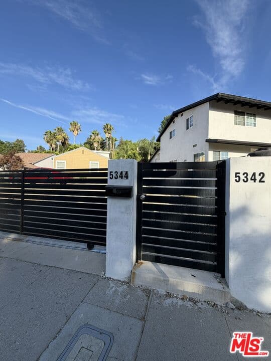 3 bd, 3 ba House in Los Angeles, CA — $4,950/mo — photo 1