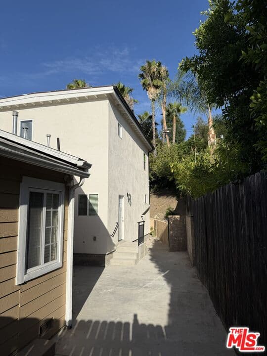 3 bd, 3 ba House in Los Angeles, CA — $4,950/mo — photo 2