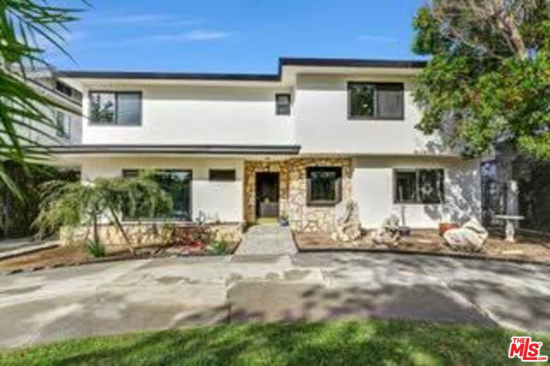 3 bd, 5 ba House in Los Angeles, CA — $8,000/mo — photo 1