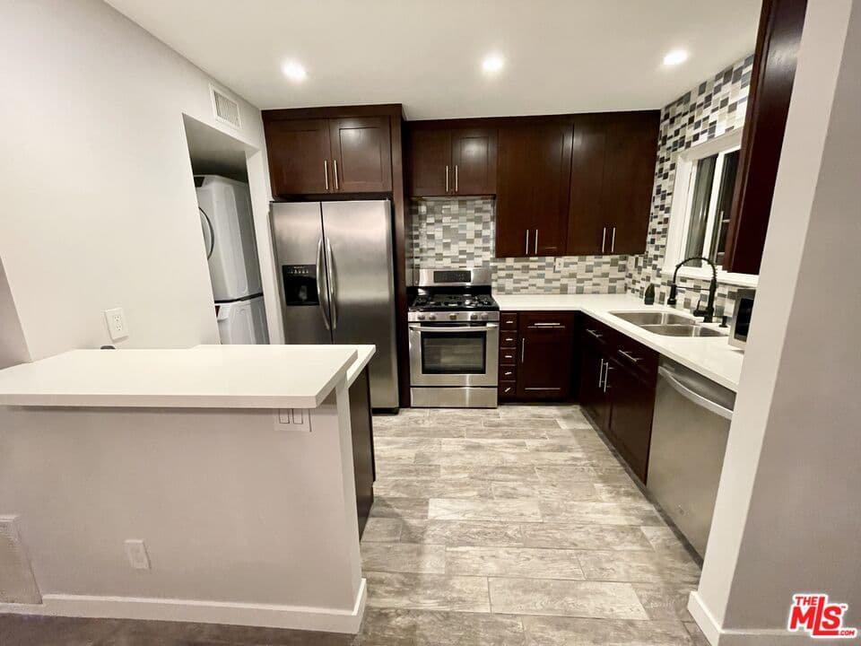 2 bd, 3 ba Condo in Toluca Lake, CA — $3,700/mo — photo 1