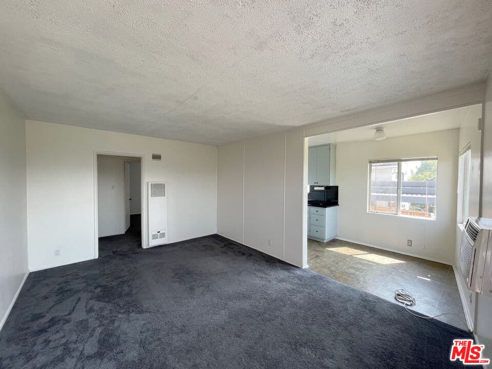 1 bd, 1 ba Townhouse in Los Angeles, CA — $2,600/mo — photo 2