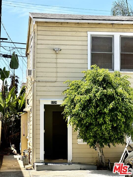 1 bd, 1 ba House in Los Angeles, CA — $1,999/mo — photo 2