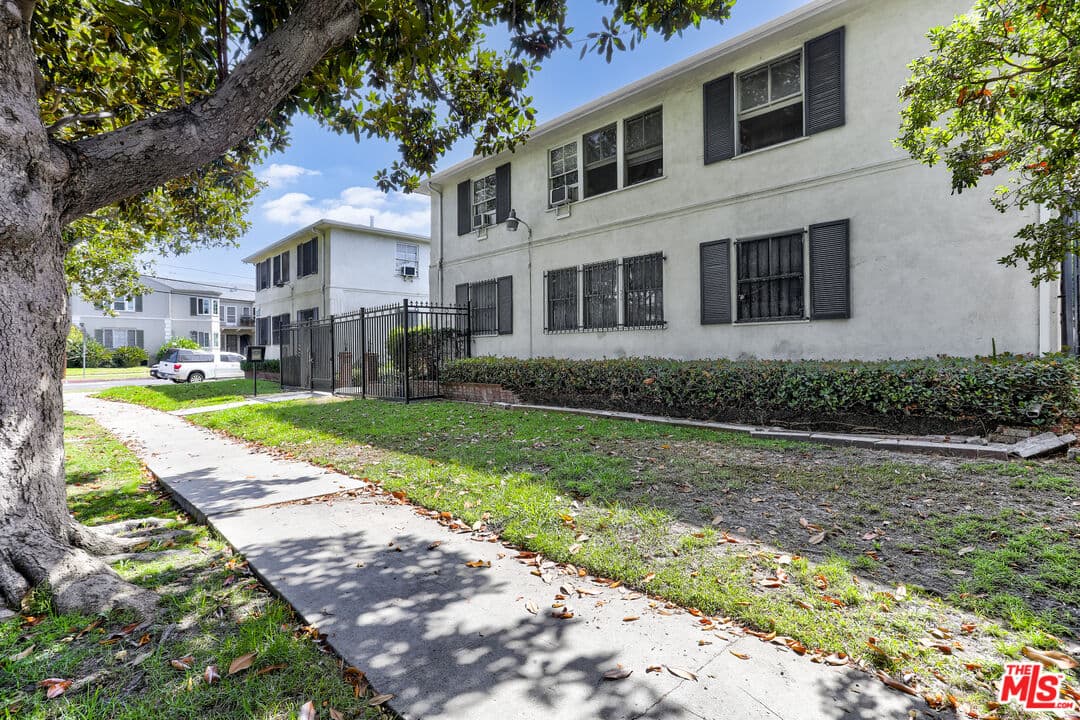 1 bd, 1 ba Apartment in Los Angeles, CA — $1,950/mo — photo 1