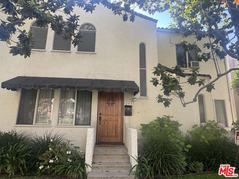 2 bd, 2 ba Townhouse in Beverly Hills, CA — $3,495/mo — photo 1