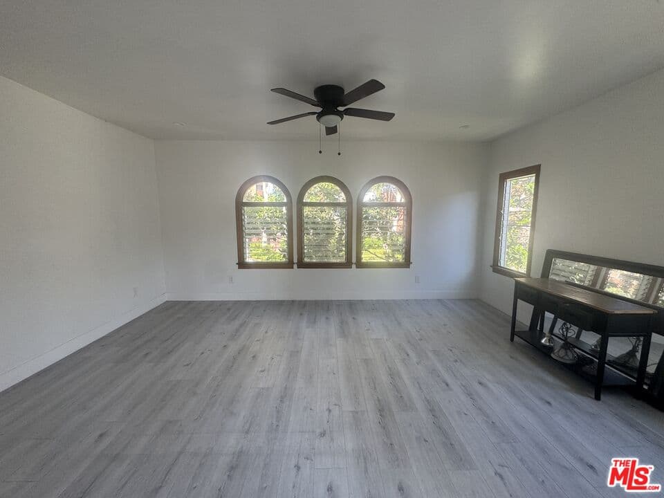 2 bd, 2 ba Townhouse in Beverly Hills, CA — $3,495/mo — photo 2