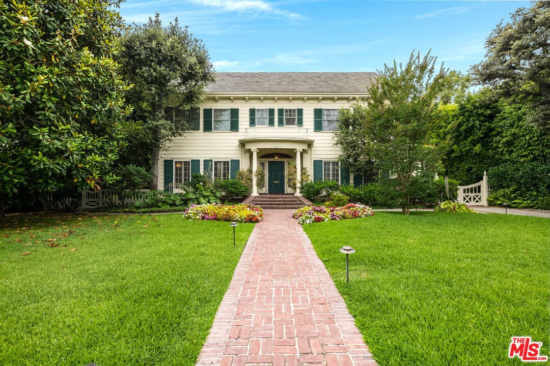 5 bd, 5 ba House in Beverly Hills, CA — $25,000/mo — photo 2