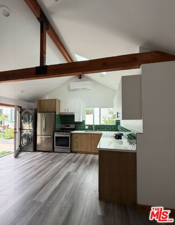 Studio, 1 ba House in Los Angeles, CA — $2,195/mo — photo 1
