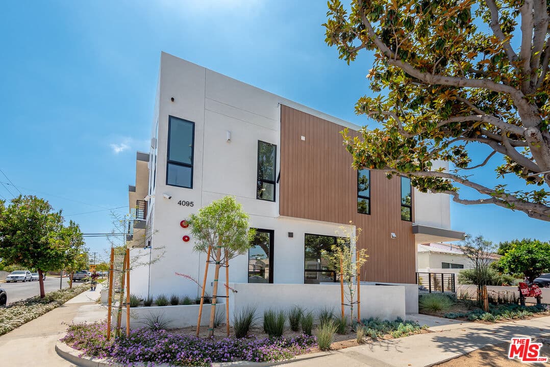 3 bd, 3 ba Condo in Culver City, CA — $7,350/mo — photo 2