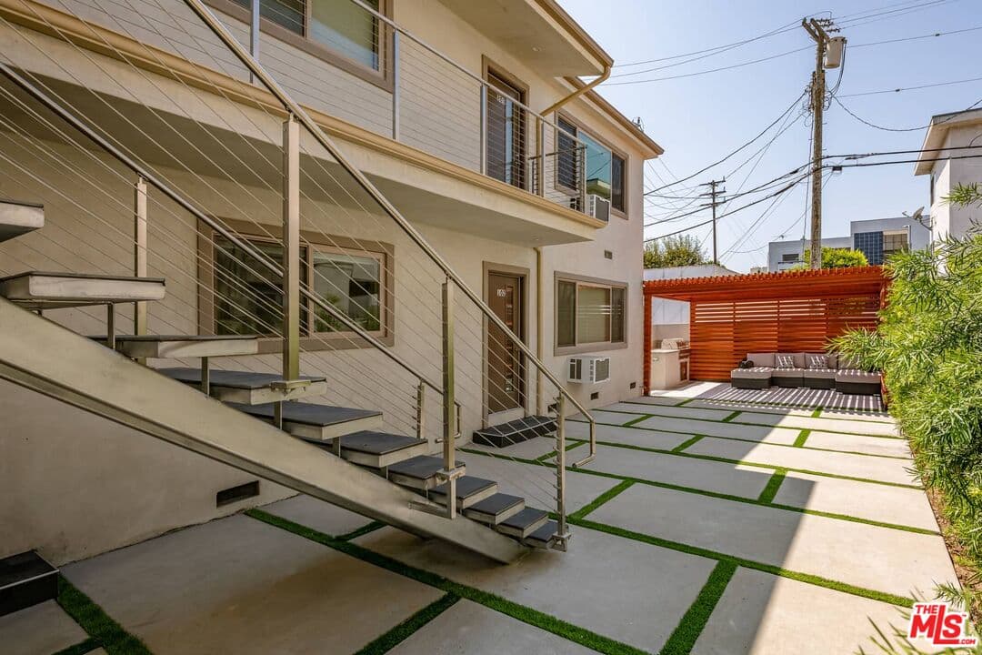 1 bd, 1 ba Townhouse in Los Angeles, CA — $2,695/mo — photo 2