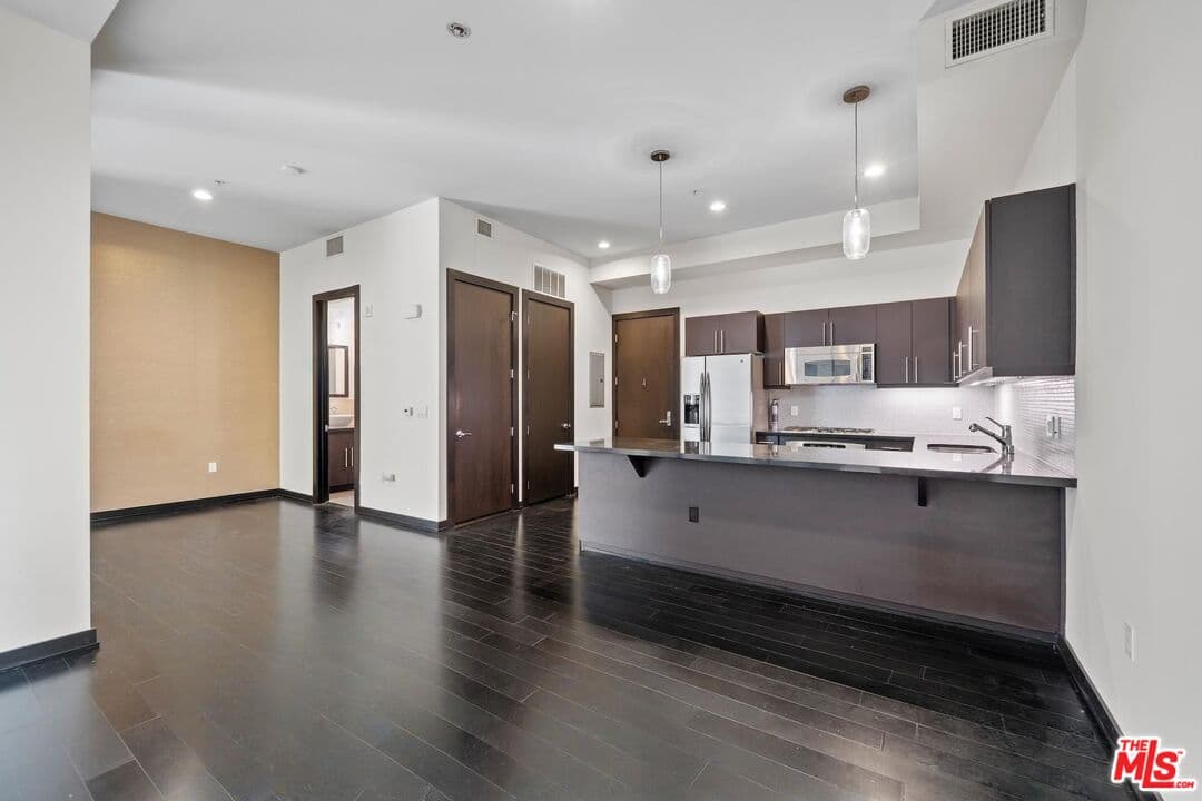1BR Condo in Los Angeles — $2,600/mo