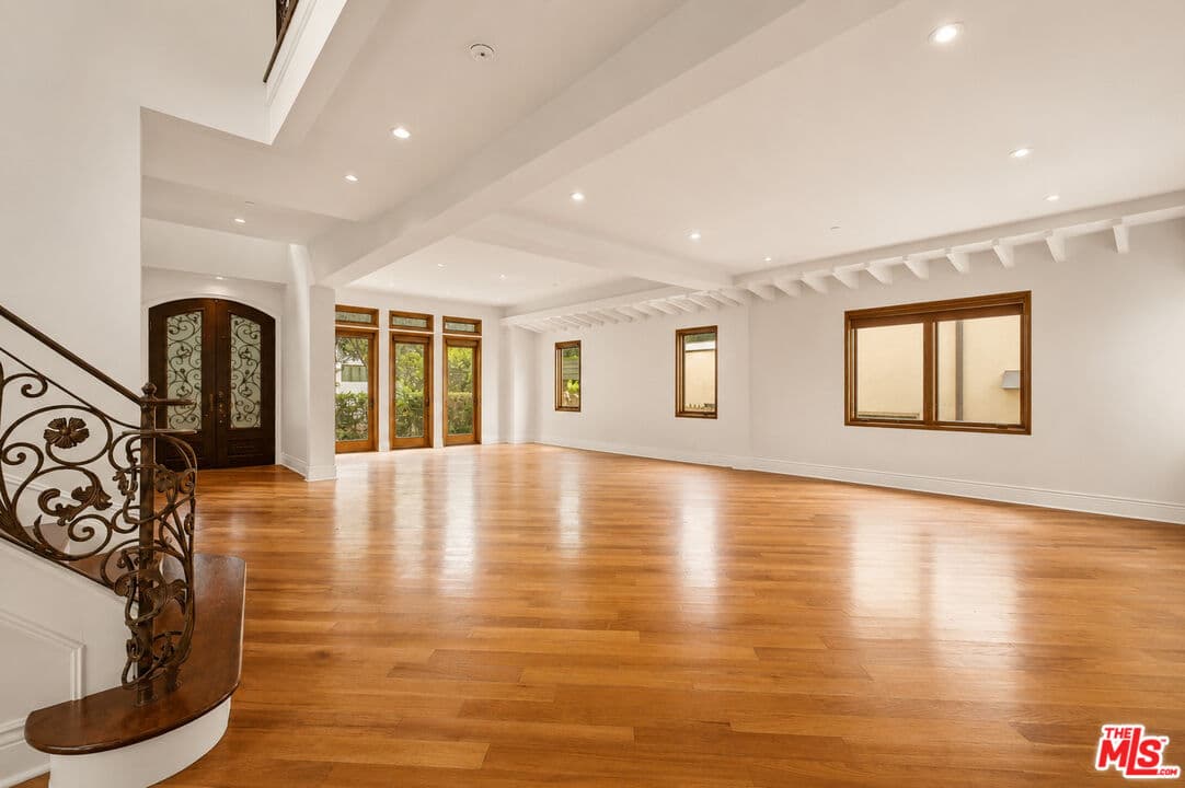 5 bd, 7 ba House in Santa Monica, CA — $24,998/mo — photo 2