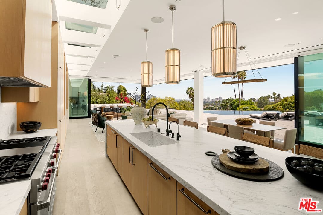 6BR House in Beverly Hills — $150,000/mo