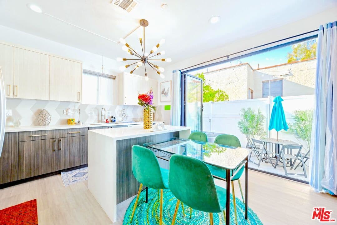 3 bd, 3 ba Townhouse in Los Angeles, CA — $3,899/mo — photo 1