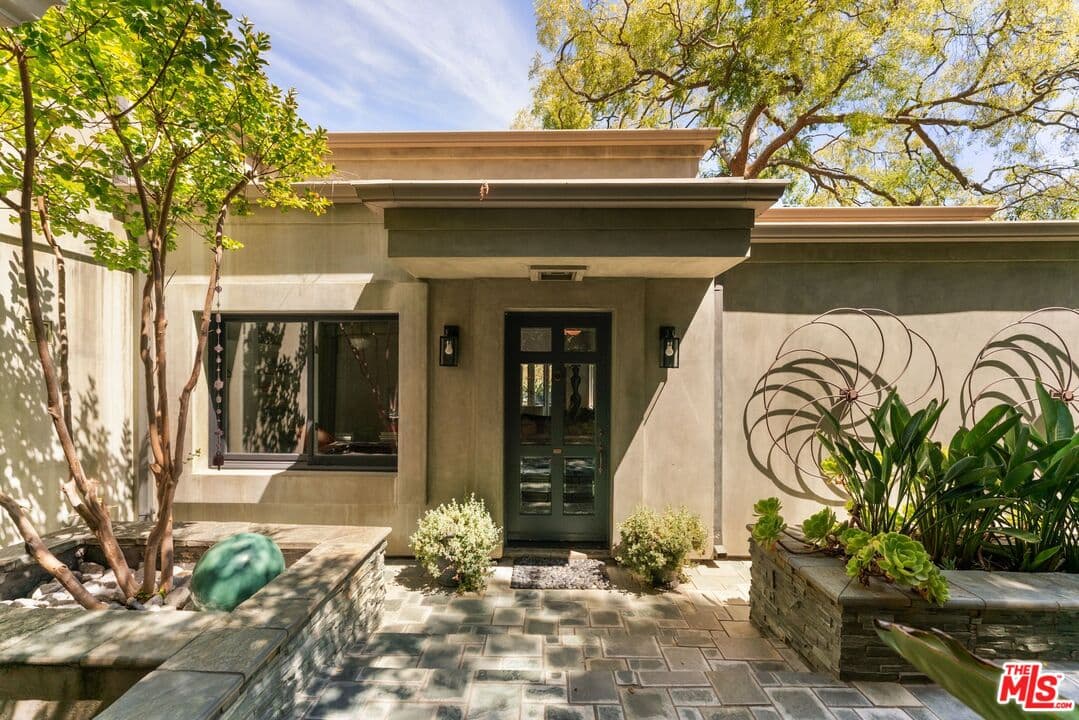 3 bd, 3 ba House in Los Angeles, CA — $15,000/mo — photo 2
