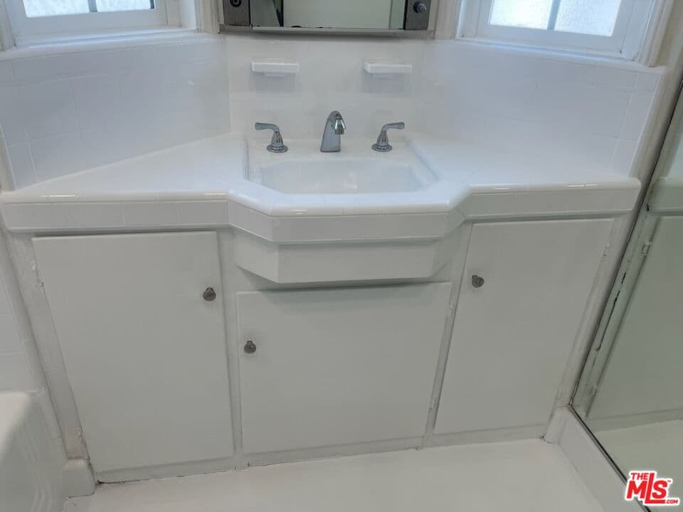3 bd, 2 ba House in Los Angeles, CA — $6,500/mo — photo 2
