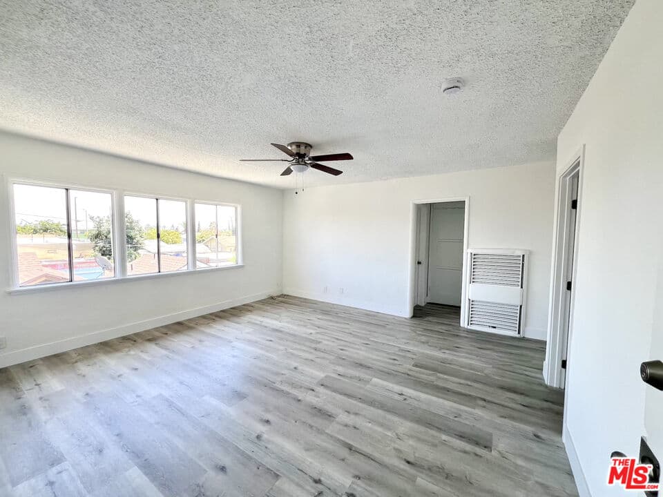 3 bd, 1 ba Townhouse in Los Angeles, CA — $2,800/mo — photo 2
