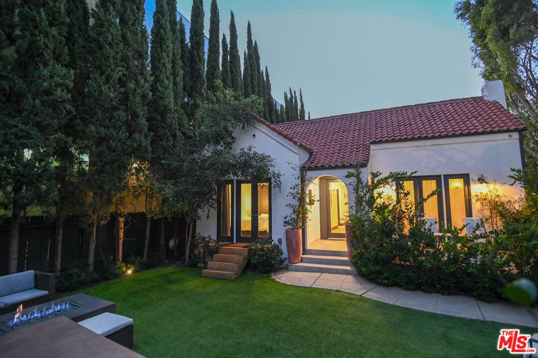 4 bd, 2 ba House in West Hollywood, CA — $7,600/mo — photo 2