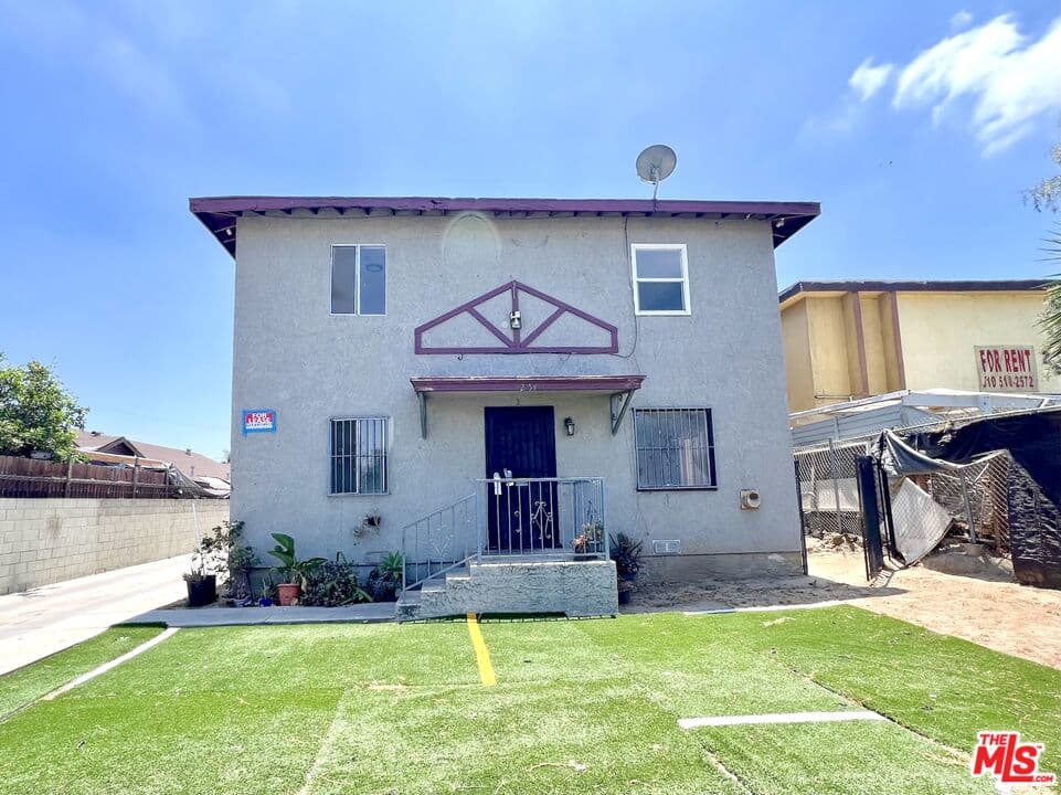 3BR Townhouse in Los Angeles β $2,800/mo