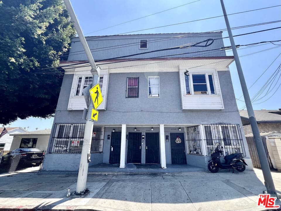 2BR Apartment in Los Angeles β $1,995/mo